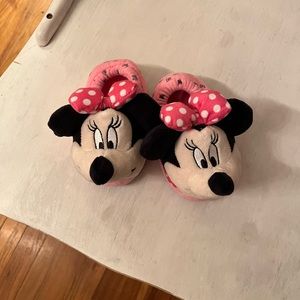 Minnie Mouse toddler slippers